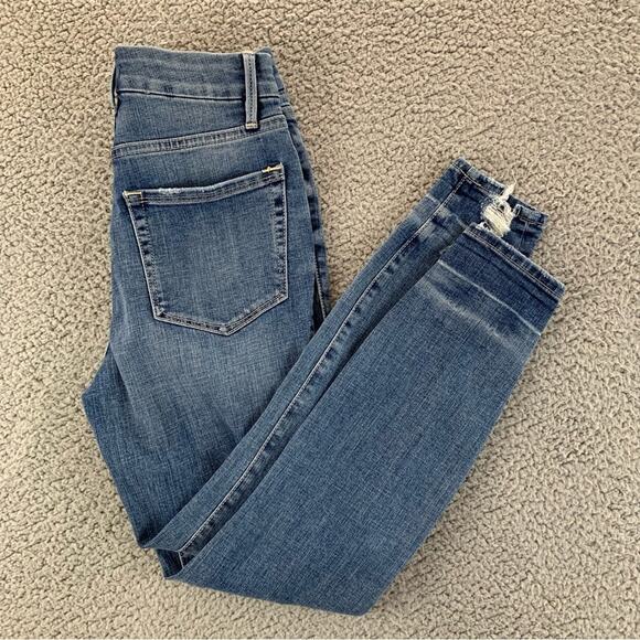 Good American Good Waist Crop Ripped With Chewed Hem Women's Jeans - Size: 0/25 - Picture 8 of 16